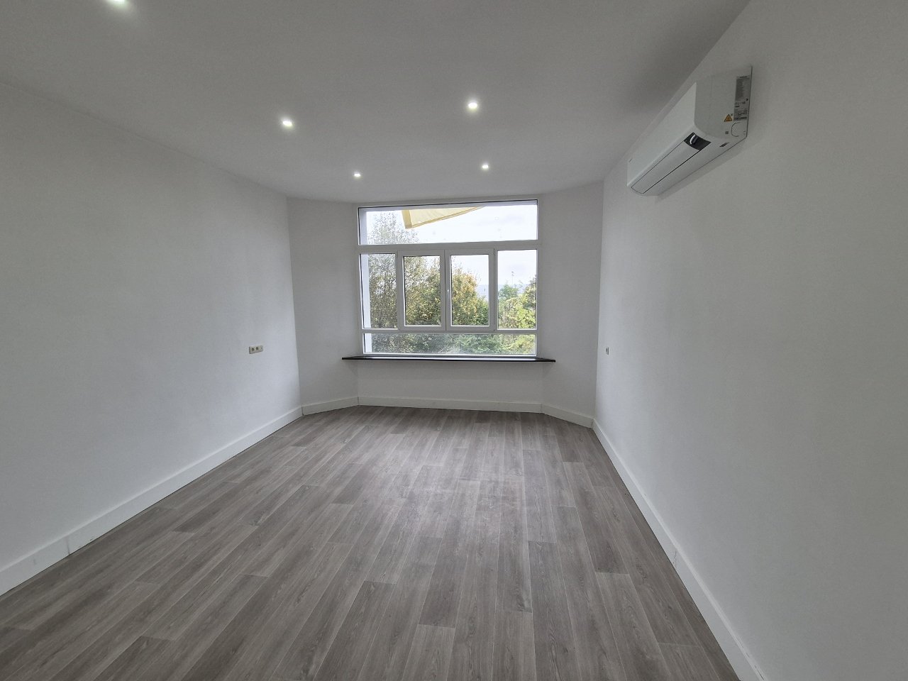 Chambre Premium de 24 m² à louer – Vue panoramique sur Liège – Proximité Citadelle — Colocation à Liège