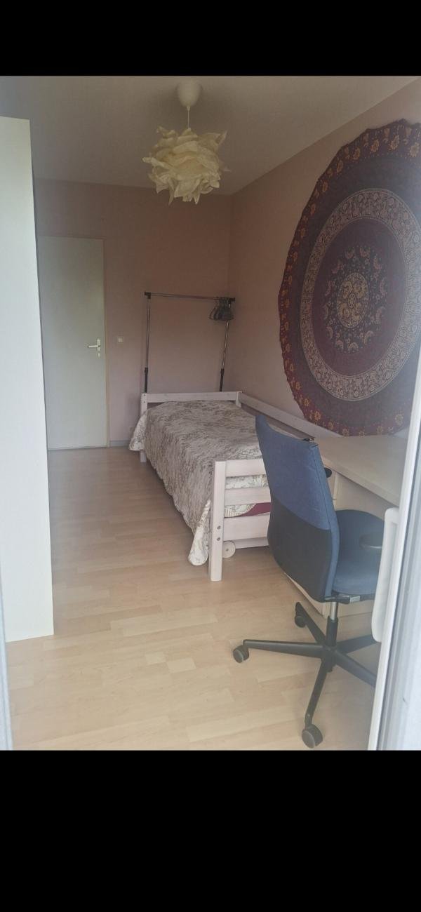Room in shared apartment — Kot chez l'habitant à Brussels — photo 4/6