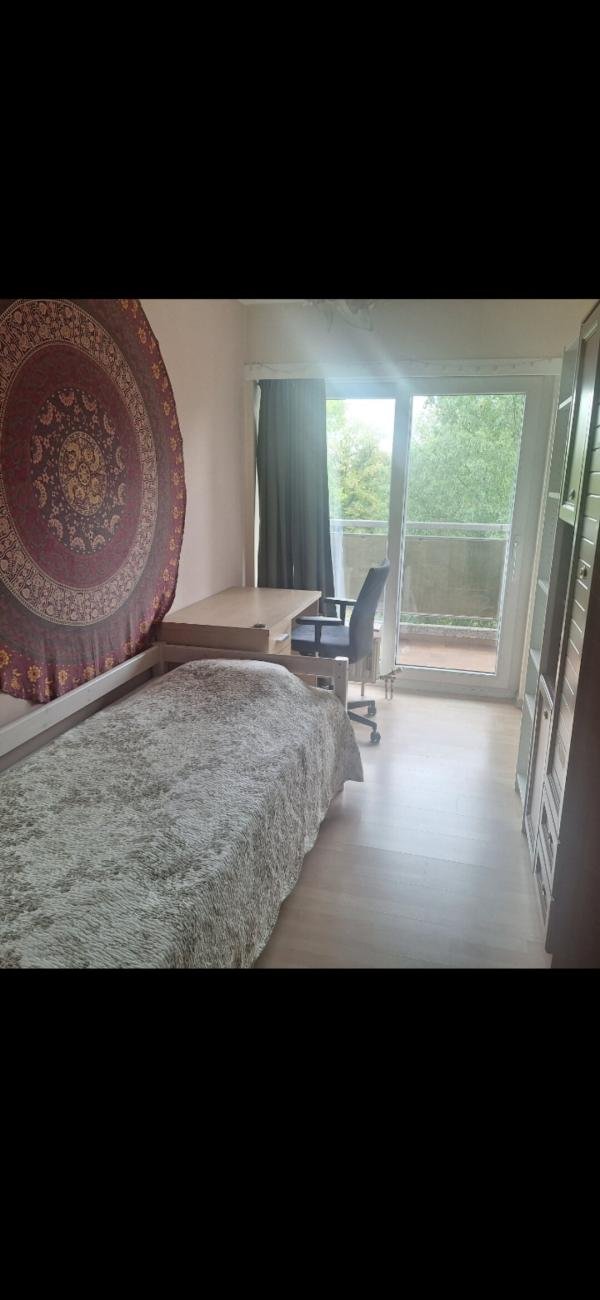Room in shared apartment — Kot chez l'habitant à Brussels — photo 3/6