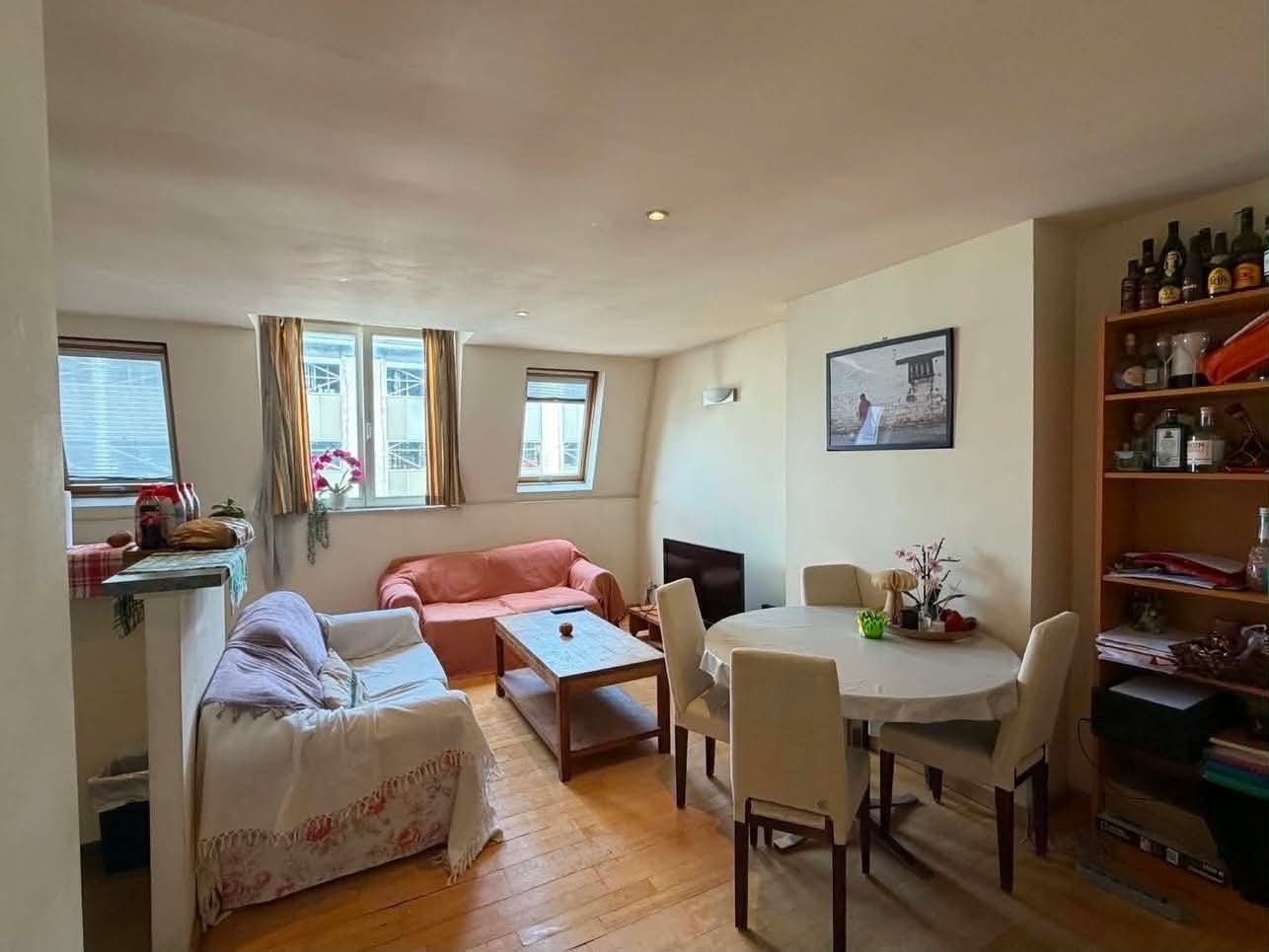 Chambre en appartement partagé au centre de Bruxelles — Colocation à Bruxelles — photo 2/8