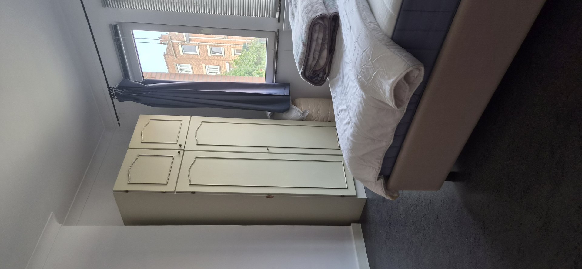 Chambre meublée à louer à Liège, proche du centre-ville. Location flexible : à la nuitée, à la semaine ou au mois. Accès à la cuisine, salle de bain et Wi-Fi. Idéal pour étudiants, travailleurs et visiteurs. Contactez-moi pour plus d'informations. — Kot à Liège — photo 4/6