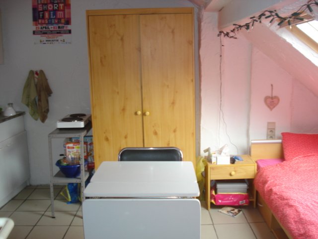 Estudio de 2 habitaciones abuhardilladas — Studio à Bruselas — photo 1/5