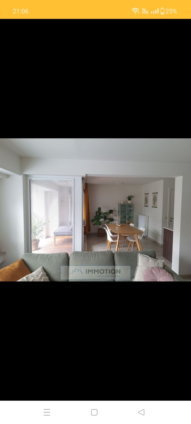 Te huur in centrum Kortrijk – ruim 1-slaapkamerappartement, onmiddellijk beschikbaar — Appartement à Kortrijk — photo 1/8