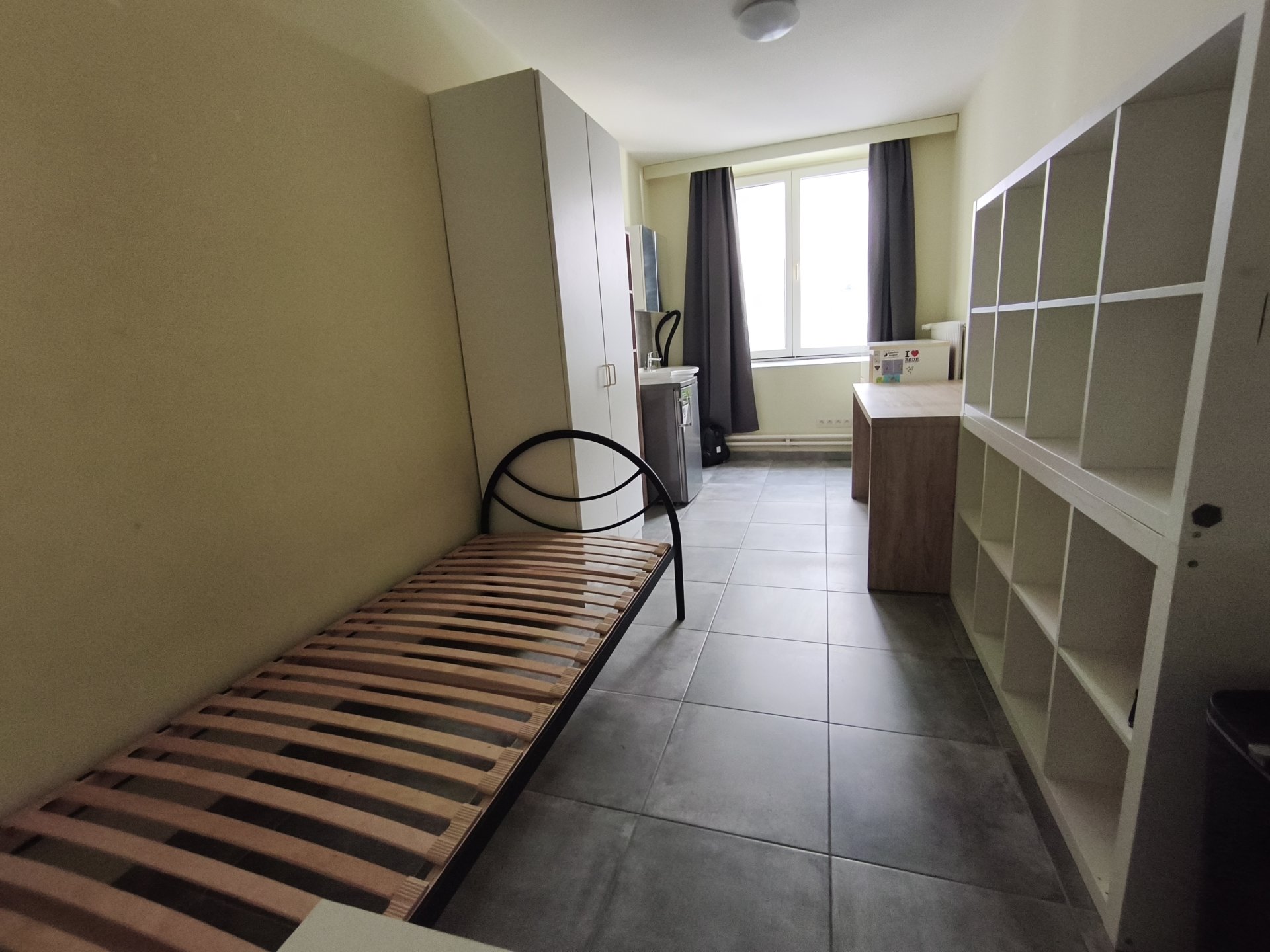 Chambre d'étudiant meublée avec lavabo 25m2 — Kot à Gand — photo 3/6