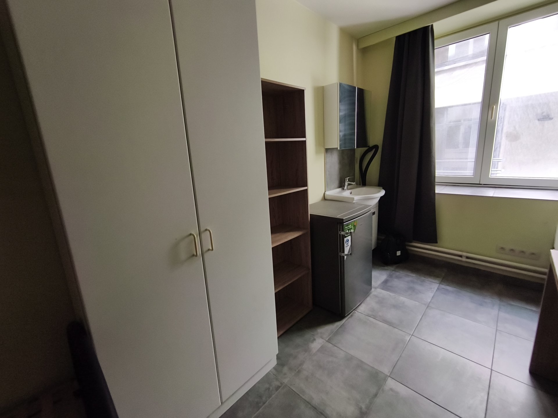 Chambre d'étudiant meublée avec lavabo 25m2 — Kot à Gand — photo 2/6