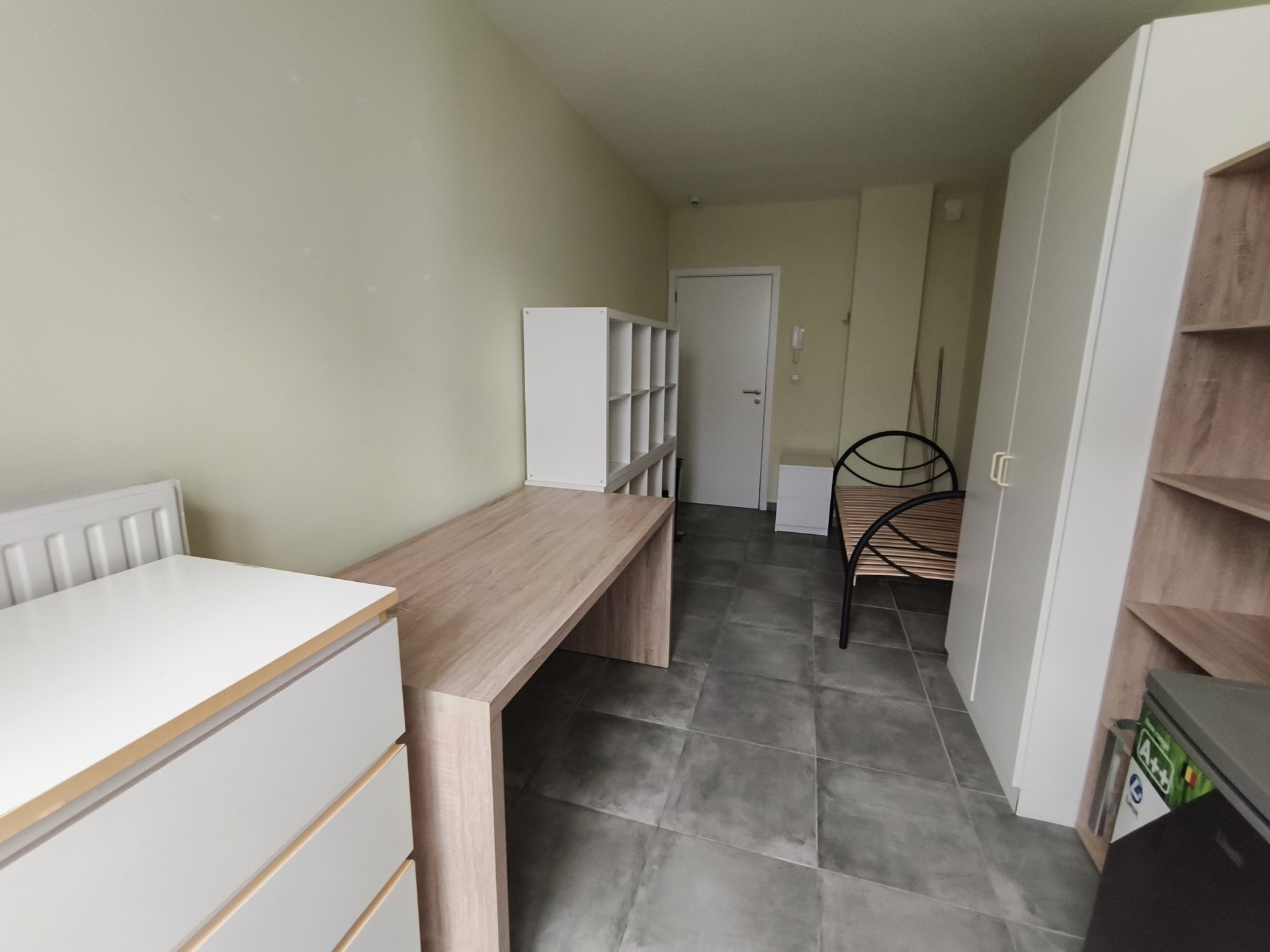 Chambre d'étudiant meublée avec lavabo 25m2 — Kot à Gand