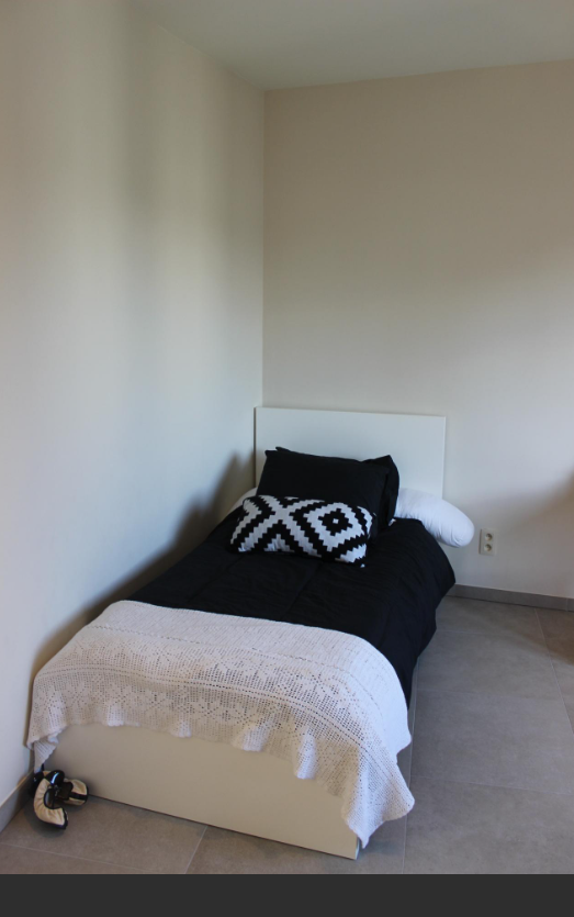Chambre avec salle de bain et cuisine partagées — Kot à Anvers — photo 1/8