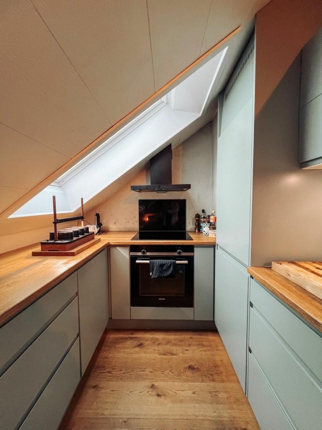 Estudio amueblado en alquiler en Liège, cerca de la estación. Alquiler flexible: por noche, por semana o por mes. — Studio à Lieja — photo 2/5