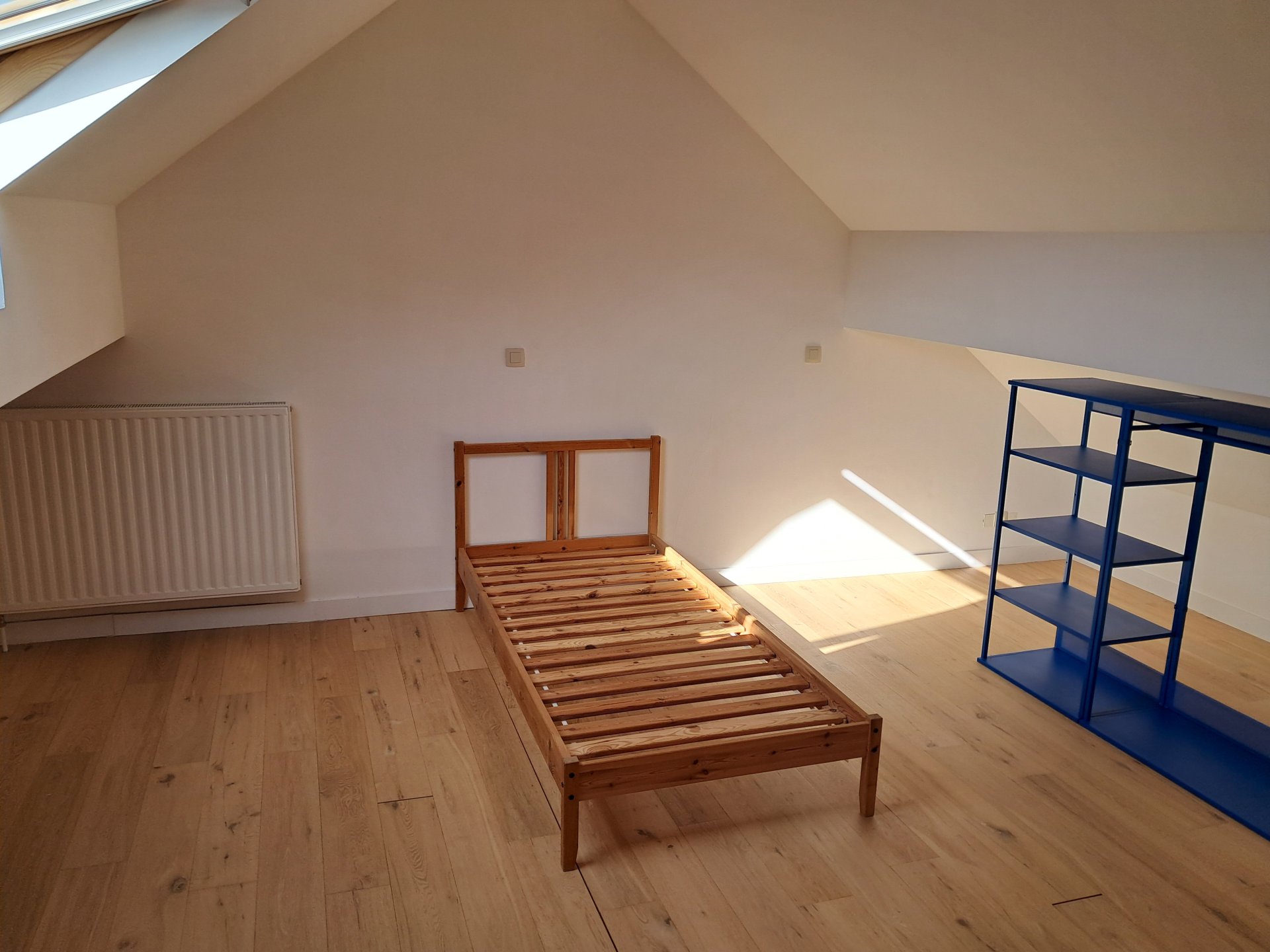 Bright bedroom — Kot à Brussels — photo 1/3