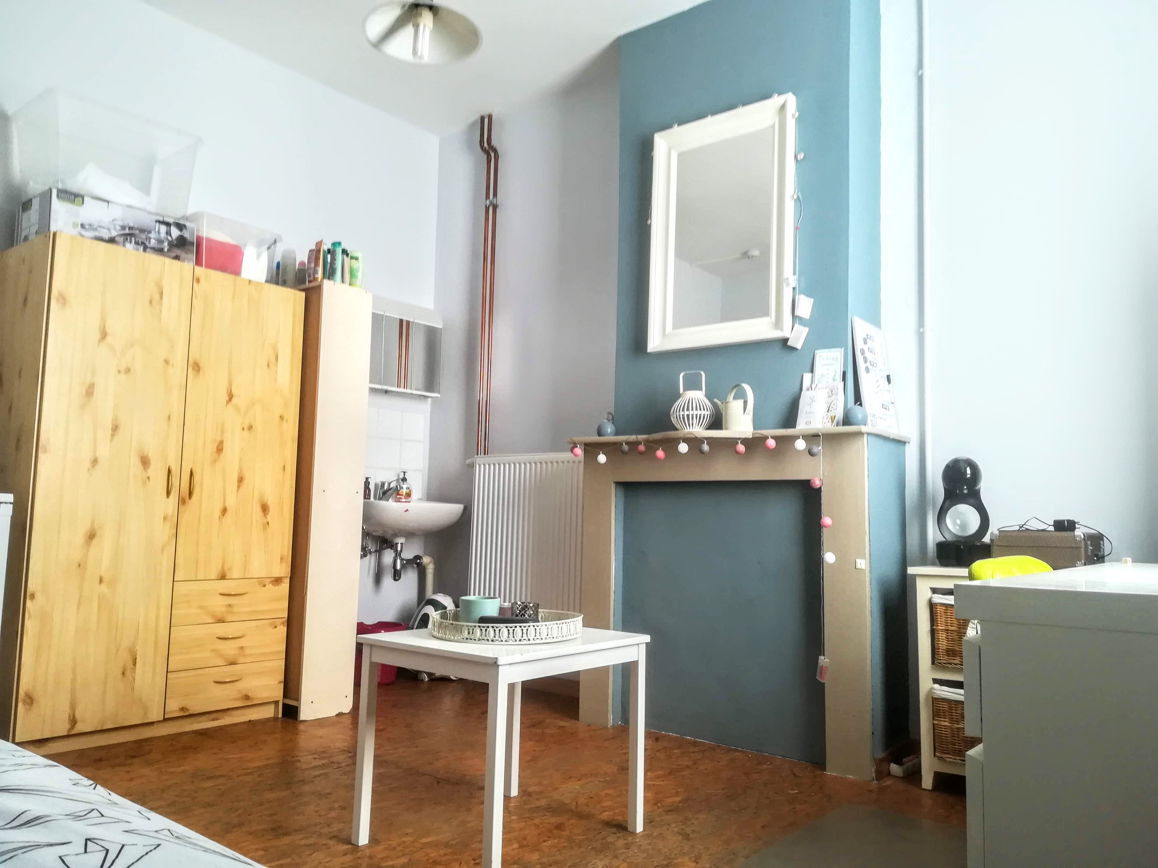 Ruime studentenkamer (16 m²) met lavabo – kleinschalig studentenhuis (max. 3 studenten)