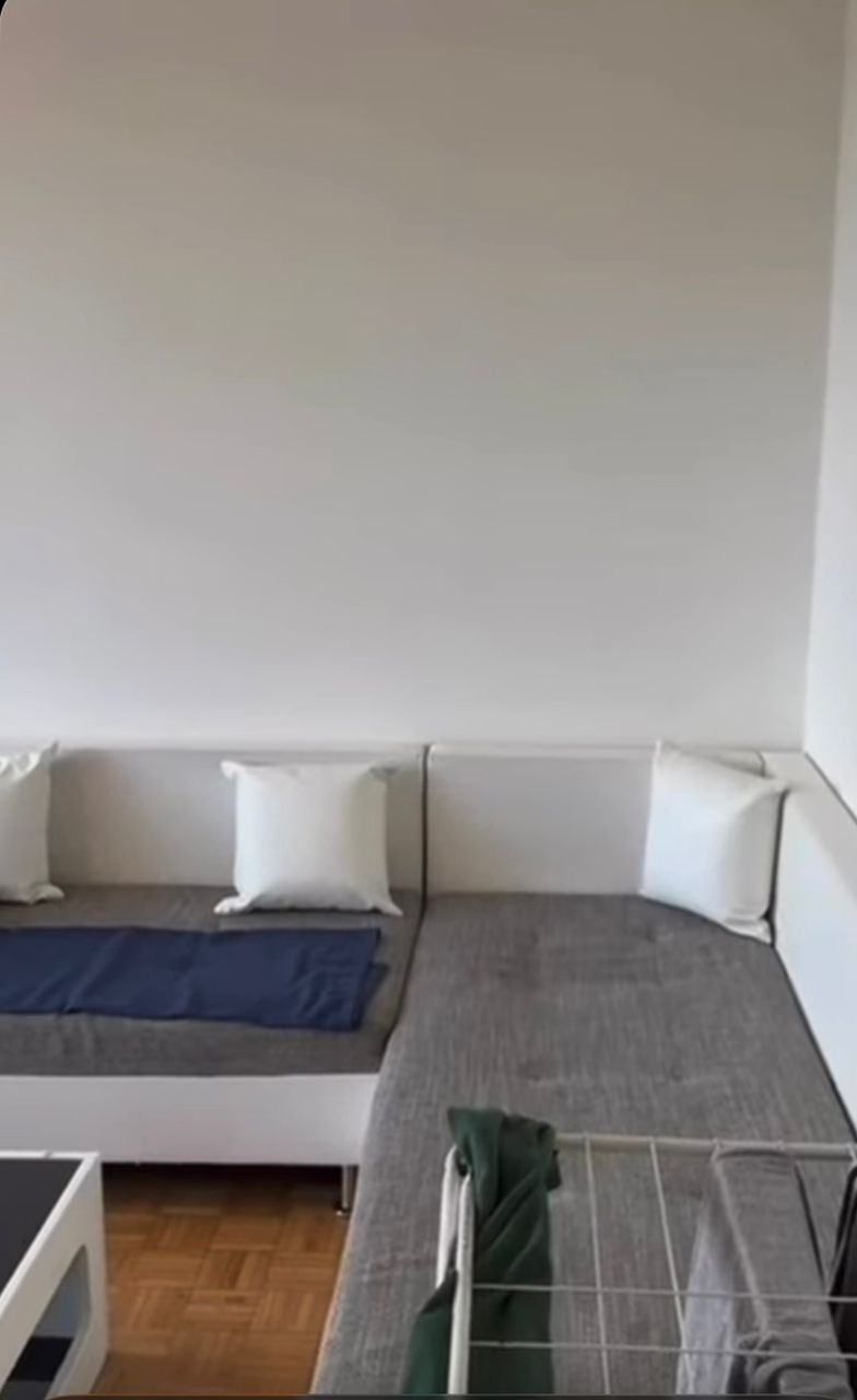 Beau studio disponible immédiatement dans quartier calme