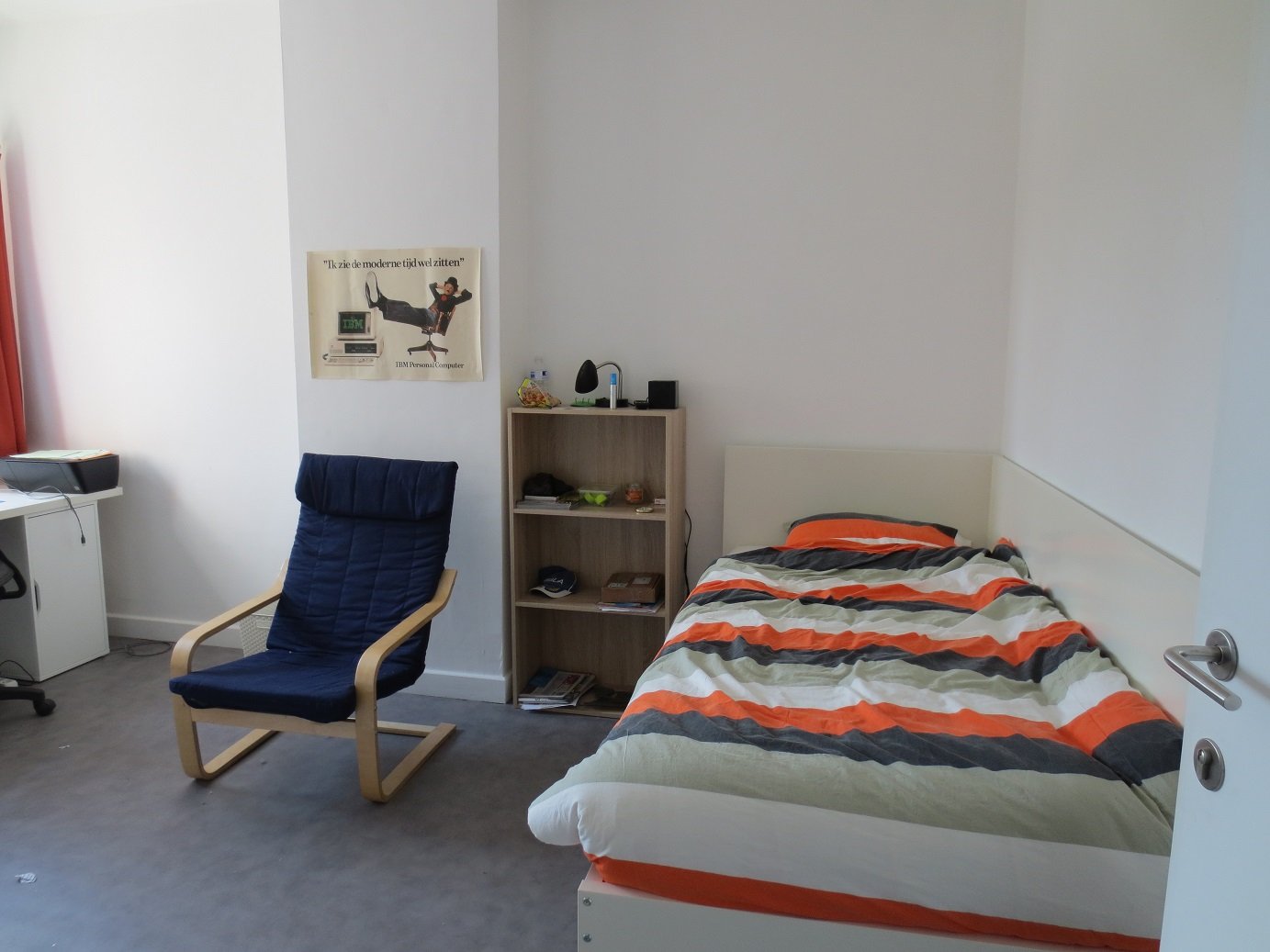 Habitación tranquila y luminosa con vista al jardín en pequeña casa de estudiantes (solo 3 compañeros) – Courtrai (disponible desde septiembre) — Kot à Courtrai — photo 2/3