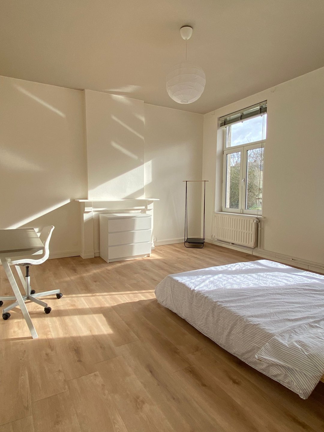 Student room for rent in Salzinnes €440 in beautiful residence with terrace and well-maintained garden — Kot à Namur — photo 2/8
