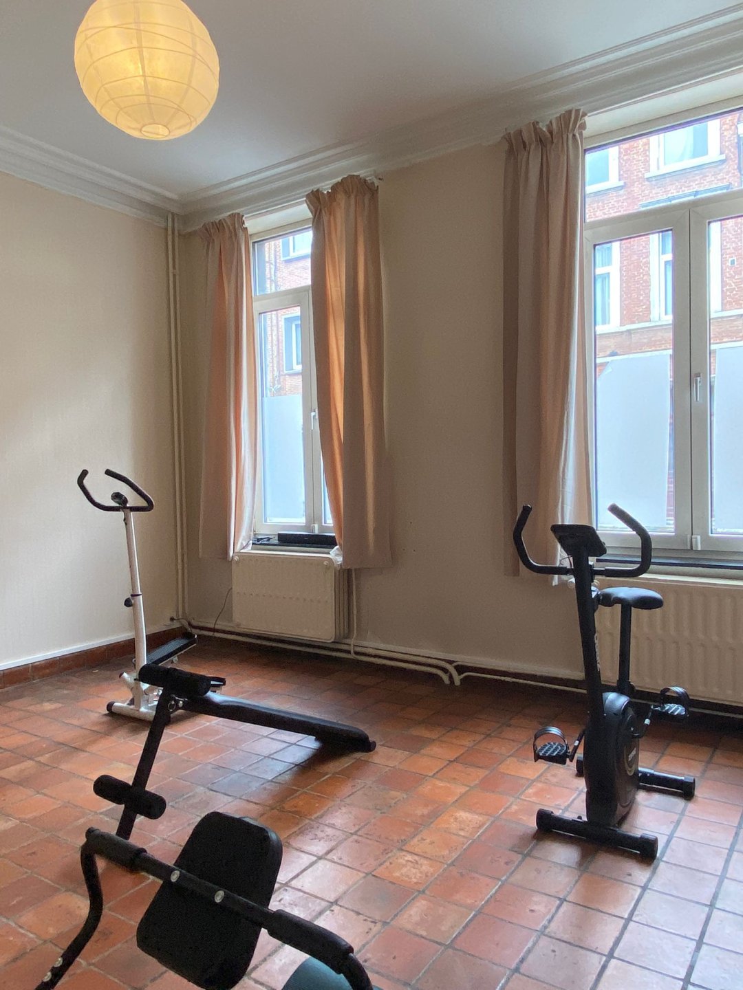 Student room for rent in Salzinnes €440 in beautiful residence with terrace and well-maintained garden — Kot à Namur — photo 7/8