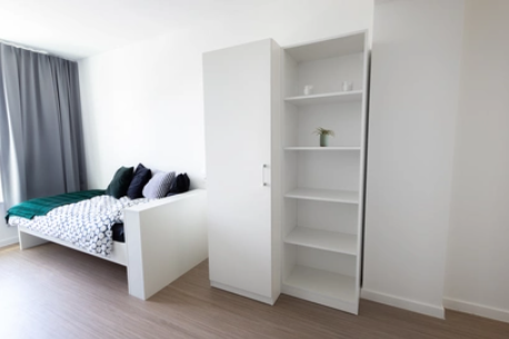 Subarrendamiento Erasmus – Habitación en Brusello XL, Ixelles – Julio & Agosto 2026 – 865 €/mes todo incluido — Studio à Bruselas — photo 1/4