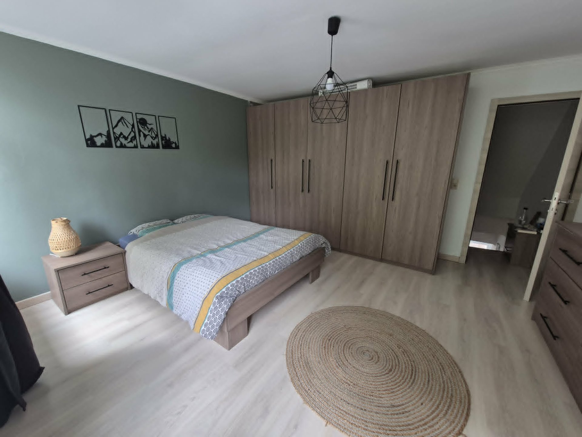 Chambre en colocation — Maison à Charleroi — photo 1/8