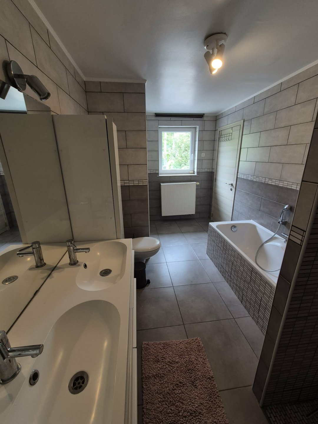 Chambre en colocation — Maison à Charleroi — photo 3/8