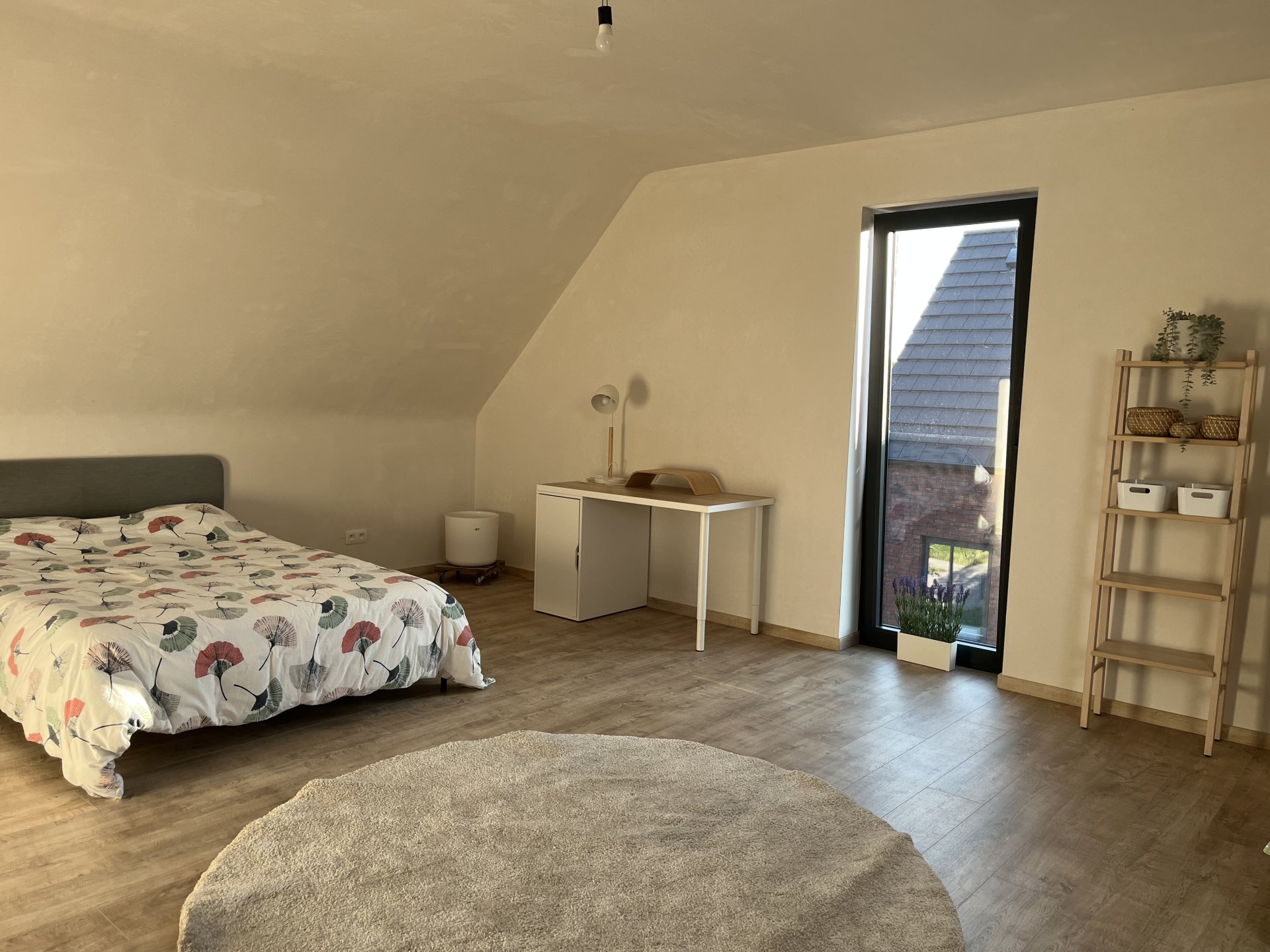 Habitación amueblada para una estudiante — Kot chez l'habitant à Bruselas — photo 1/7